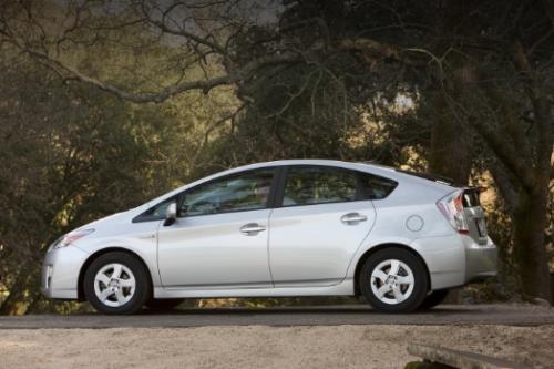 Photo Image Gallery & Touchup Paint: Toyota Prius in Classic Silver Metallic  (1F7)  YEARS: 2012-2013
