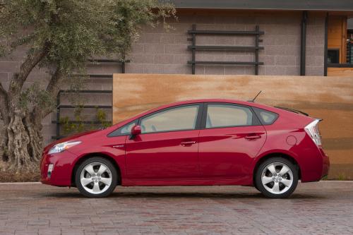 Photo Image Gallery & Touchup Paint: Toyota Prius in Barcelona Red Metallic  (3R3)  YEARS: 2010-2013