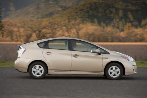 Photo Image Gallery & Touchup Paint: Toyota Prius in Sandy Beach Metallic  (4T8)  YEARS: 2010-2011