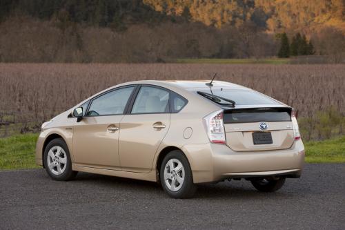 Photo Image Gallery & Touchup Paint: Toyota Prius in Sandy Beach Metallic  (4T8)  YEARS: 2010-2011