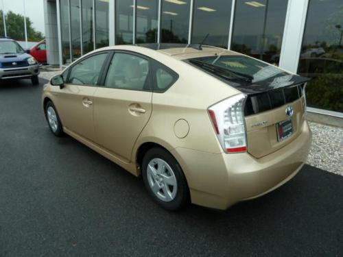 Photo Image Gallery & Touchup Paint: Toyota Prius in Sandy Beach Metallic  (4T8)  YEARS: 2010-2011