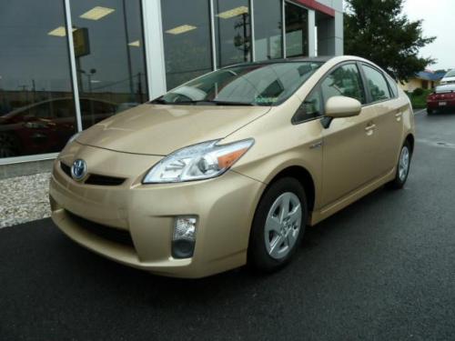 Photo Image Gallery & Touchup Paint: Toyota Prius in Sandy Beach Metallic  (4T8)  YEARS: 2010-2011