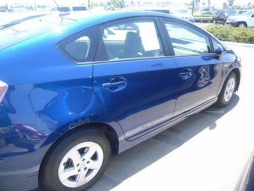 Photo Image Gallery & Touchup Paint: Toyota Prius in Blue Ribbon Metallic  (8T5)  YEARS: 2010-2011