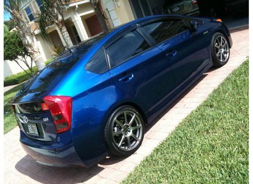 Photo Image Gallery & Touchup Paint: Toyota Prius in Blue Ribbon Metallic  (8T5)  YEARS: 2010-2011
