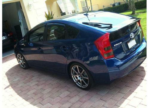 Photo Image Gallery & Touchup Paint: Toyota Prius in Blue Ribbon Metallic  (8T5)  YEARS: 2010-2011