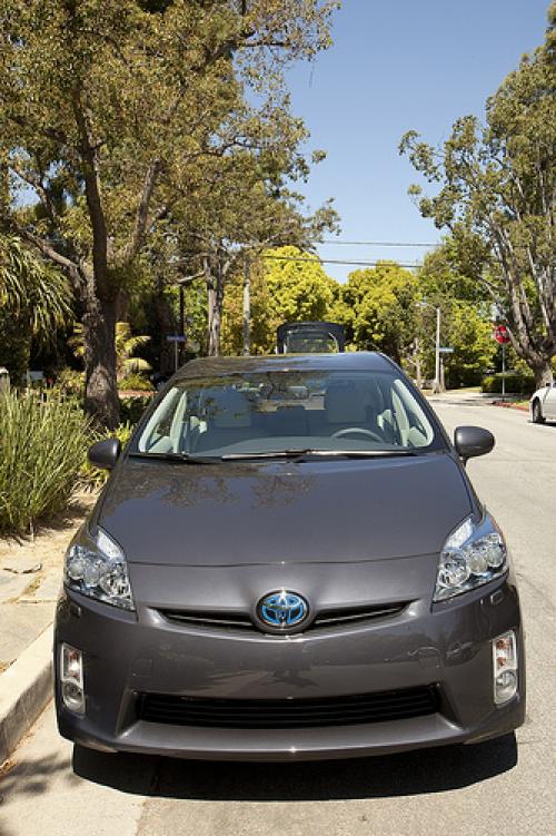 Photo Image Gallery & Touchup Paint: Toyota Prius in Winter Gray Metallic  (8V1)  YEARS: 2010-2013