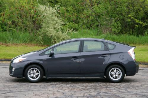 Photo Image Gallery & Touchup Paint: Toyota Prius in Winter Gray Metallic  (8V1)  YEARS: 2012-2013