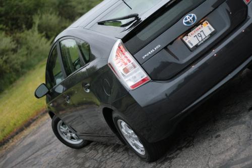 Photo Image Gallery & Touchup Paint: Toyota Prius in Winter Gray Metallic  (8V1)  YEARS: 2012-2013