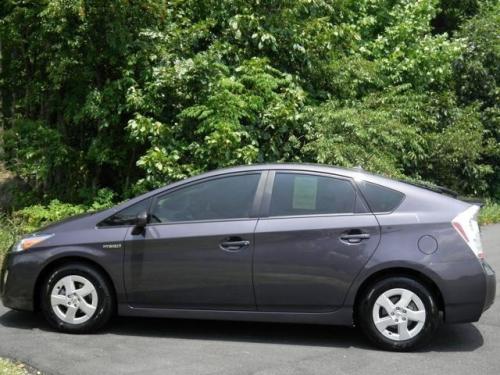 Photo Image Gallery & Touchup Paint: Toyota Prius in Winter Gray Metallic  (8V1)  YEARS: 2010-2013