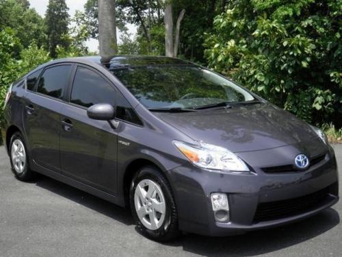 Photo Image Gallery & Touchup Paint: Toyota Prius in Winter Gray Metallic  (8V1)  YEARS: 2012-2013