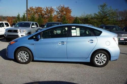 Photo Image Gallery & Touchup Paint: Toyota Prius in Clearwater Blue Metallic  (8W1)  YEARS: 2012-2013