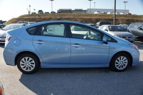 Photo Image Gallery & Touchup Paint: Toyota Prius in Clearwater Blue Metallic  (8W1)  YEARS: 2012-2013