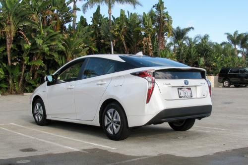 Photo Image Gallery & Touchup Paint: Toyota Prius in Super White   (040)  YEARS: 2016-2017