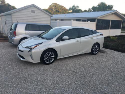 Photo Image Gallery & Touchup Paint: Toyota Prius in Blizzard Pearl   (070)  YEARS: 2016-2017