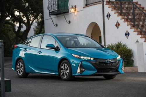 Photo Image Gallery & Touchup Paint: Toyota Prius in Blue Magnetism   (791)  YEARS: 2017-2017