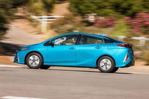 Photo Image Gallery & Touchup Paint: Toyota Prius in Blue Magnetism   (791)  YEARS: 2017-2017