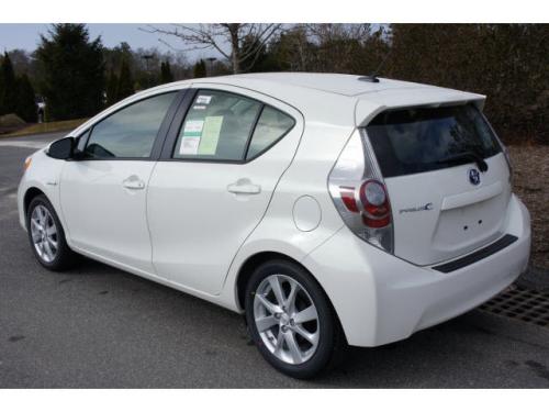 Photo Image Gallery & Touchup Paint: Toyota Priusc in Super White   (040)  YEARS: 2012-2013