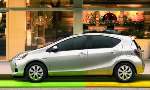 Photo Image Gallery & Touchup Paint: Toyota Priusc in Classic Silver Metallic  (1F7)  YEARS: 2012-2013