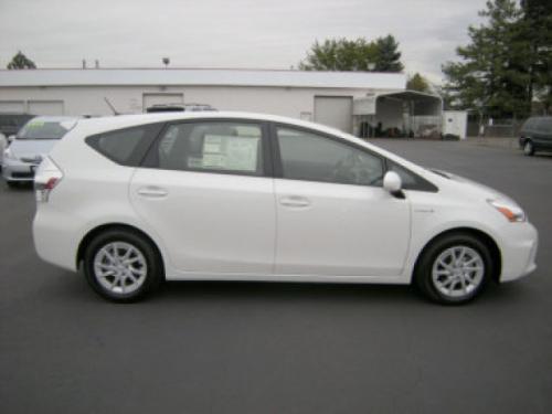 Photo Image Gallery & Touchup Paint: Toyota Priusv in Super White   (040)  YEARS: 2012-2013