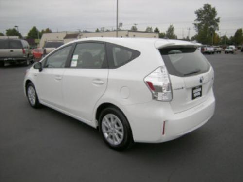 Photo Image Gallery & Touchup Paint: Toyota Priusv in Super White   (040)  YEARS: 2012-2013