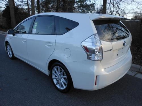 Photo Image Gallery & Touchup Paint: Toyota Priusv in Blizzard Pearl   (070)  YEARS: 2012-2013