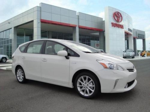 Photo Image Gallery & Touchup Paint: Toyota Priusv in Blizzard Pearl   (070)  YEARS: 2012-2013