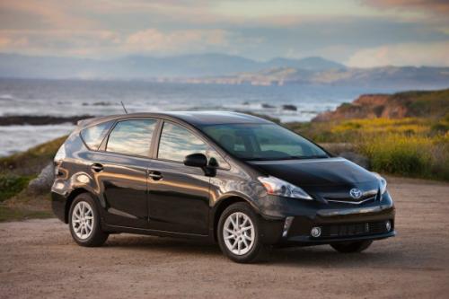 Photo Image Gallery & Touchup Paint: Toyota Priusv in Black    (202)  YEARS: 2012-2013