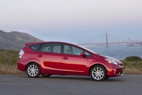 Photo Image Gallery & Touchup Paint: Toyota Priusv in Barcelona Red Metallic  (3R3)  YEARS: 2012-2013