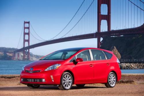 Photo Image Gallery & Touchup Paint: Toyota Priusv in Barcelona Red Metallic  (3R3)  YEARS: 2012-2013