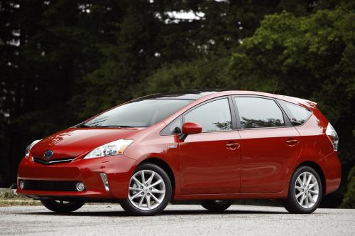 Photo Image Gallery & Touchup Paint: Toyota Priusv in Barcelona Red Metallic  (3R3)  YEARS: 2012-2013