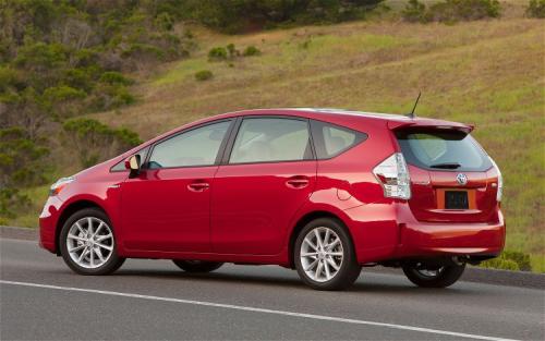 Photo Image Gallery & Touchup Paint: Toyota Priusv in Barcelona Red Metallic  (3R3)  YEARS: 2012-2013