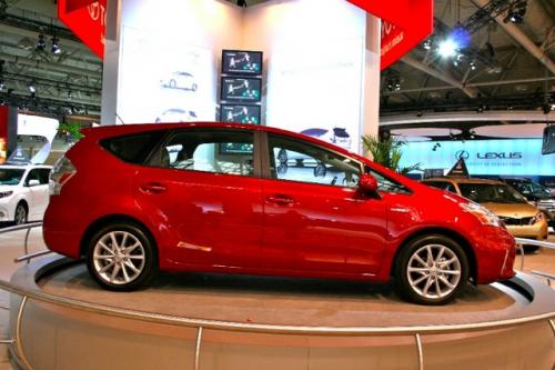 Photo Image Gallery & Touchup Paint: Toyota Priusv in Barcelona Red Metallic  (3R3)  YEARS: 2012-2013