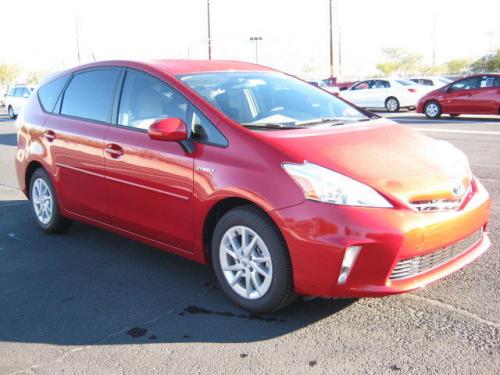 Photo Image Gallery & Touchup Paint: Toyota Priusv in Barcelona Red Metallic  (3R3)  YEARS: 2012-2013