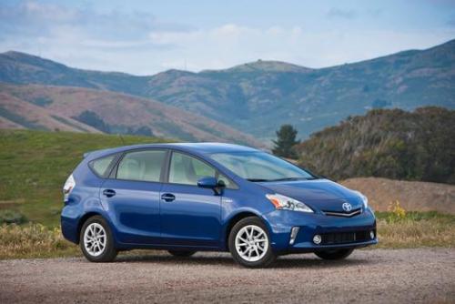 Photo Image Gallery & Touchup Paint: Toyota Priusv in Blue Ribbon Metallic  (8T5)  YEARS: 2012-2013