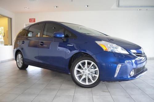 Photo Image Gallery & Touchup Paint: Toyota Priusv in Blue Ribbon Metallic  (8T5)  YEARS: 2012-2013