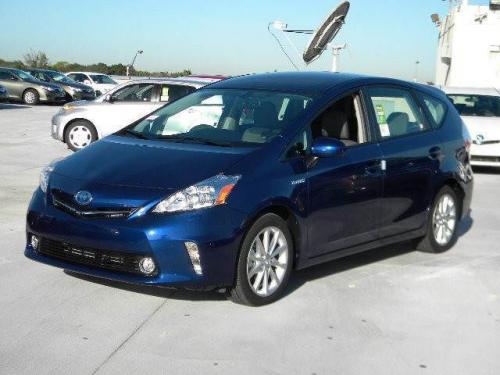 Photo Image Gallery & Touchup Paint: Toyota Priusv in Blue Ribbon Metallic  (8T5)  YEARS: 2012-2013