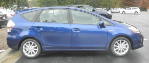 Photo Image Gallery & Touchup Paint: Toyota Priusv in Blue Ribbon Metallic  (8T5)  YEARS: 2012-2013
