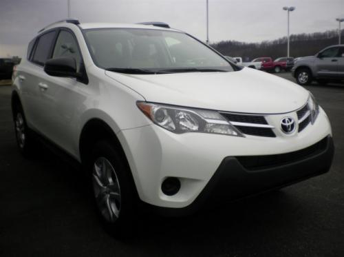 Photo Image Gallery & Touchup Paint: Toyota Rav4 in Super White   (040)  YEARS: 2013-2013