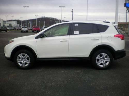 Photo Image Gallery & Touchup Paint: Toyota Rav4 in Super White   (040)  YEARS: 2013-2013