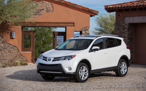 Photo Image Gallery & Touchup Paint: Toyota Rav4 in Blizzard Pearl   (070)  YEARS: 2013-2013