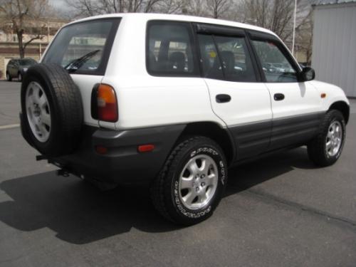 Photo Image Gallery & Touchup Paint: Toyota Rav4 in White    (041)  YEARS: 1996-1996