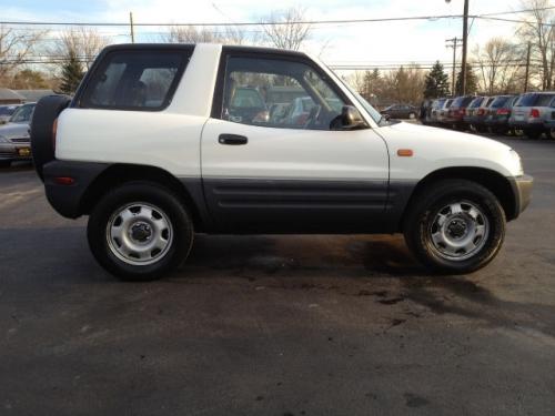 Photo Image Gallery & Touchup Paint: Toyota Rav4 in White    (041)  YEARS: 1996-1996