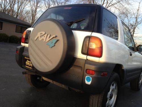 Photo Image Gallery & Touchup Paint: Toyota Rav4 in White    (041)  YEARS: 1996-1996
