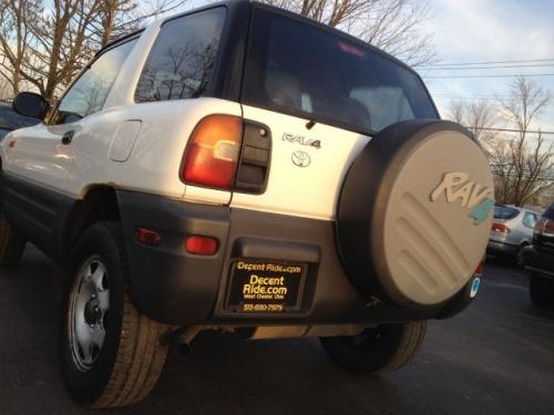 Photo Image Gallery & Touchup Paint: Toyota Rav4 in White    (041)  YEARS: 1996-1996