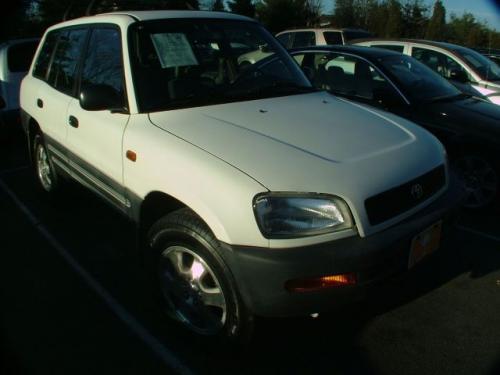 Photo Image Gallery & Touchup Paint: Toyota Rav4 in White    (041)  YEARS: 1996-1996
