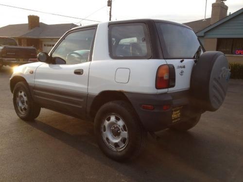 Photo Image Gallery & Touchup Paint: Toyota Rav4 in White    (041)  YEARS: 1996-1996
