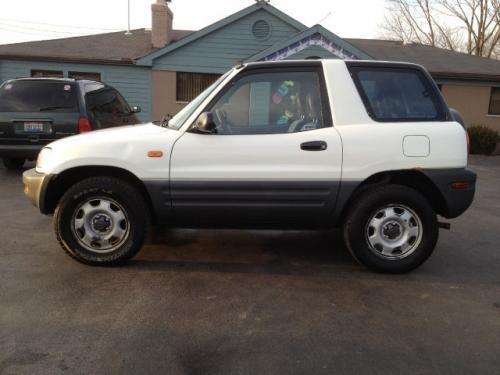 Photo Image Gallery & Touchup Paint: Toyota Rav4 in White    (041)  YEARS: 1996-1996