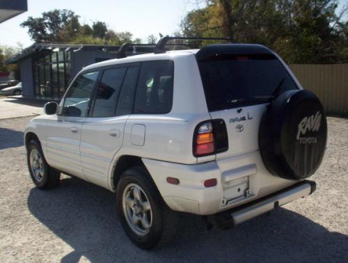 Photo Image Gallery & Touchup Paint: Toyota Rav4 in White Pearl Mica  (049)  YEARS: 1999-2000