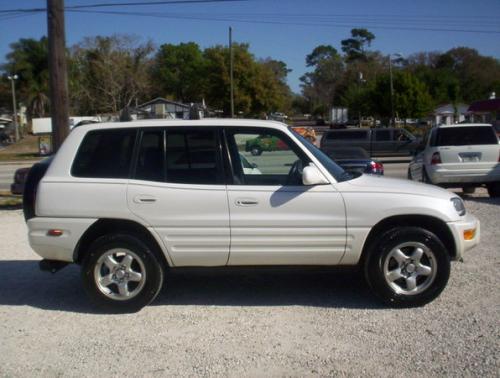 Photo Image Gallery & Touchup Paint: Toyota Rav4 in White Pearl Mica  (049)  YEARS: 1999-2000