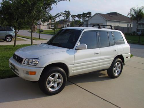 Photo Image Gallery & Touchup Paint: Toyota Rav4 in White Pearl Mica  (049)  YEARS: 1999-2000